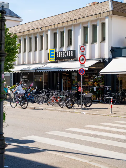 Der Edeka-Strecker-Markt in Baden-Baden von außen